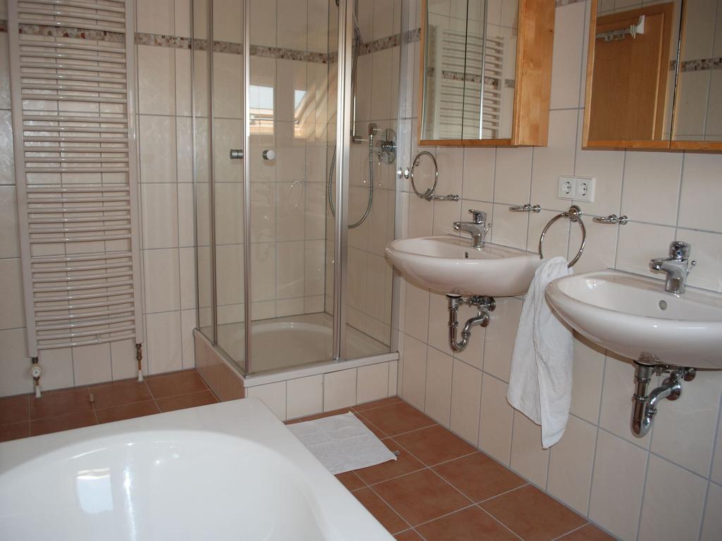 Ferienwohnung Mit Pool Straubenhardt Exterior photo